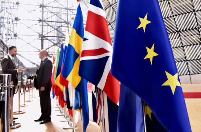 london-preduprezhdaet-grazhdan-evropy-serjmin