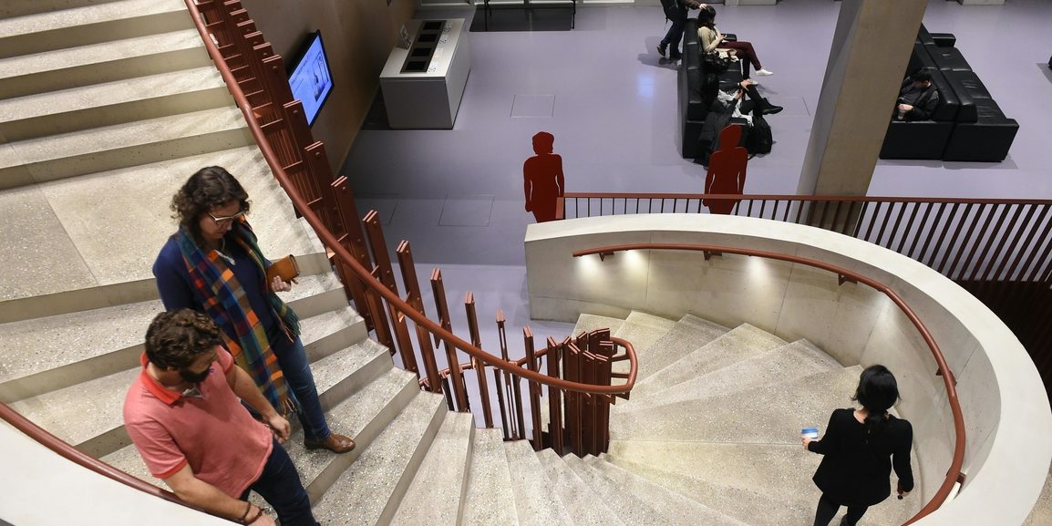 bolee-10-millionov-ljudej-vospolzovalis-programmoj-erasmus-grajdanstvo-es-serjmin