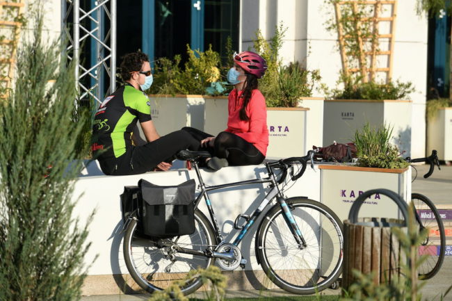 prinjaty-oslablenie-ogranichenij-vyzvany-pandemiej-v-es-SERJMIN